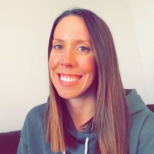 Meet your Posher, Cassandra